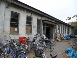 京大美術部061125　003 (1)